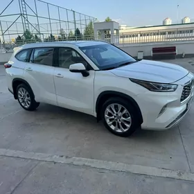 Toyota Highlander 2021