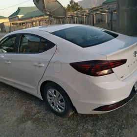 Hyundai Elantra 2019