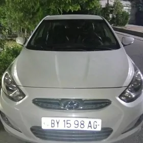 Hyundai Accent 2013