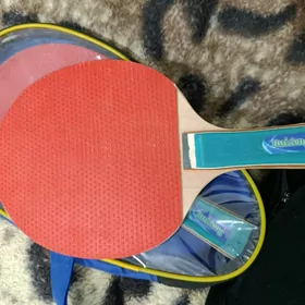 Tenis oynalyan