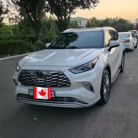 Toyota Highlander 2021