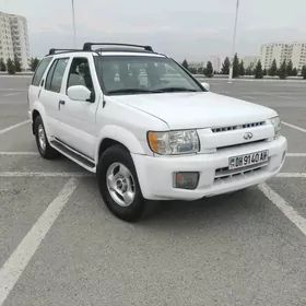 Infiniti QX4 2001