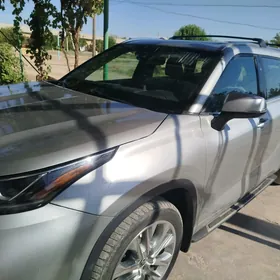Toyota Highlander Hybrid 2021