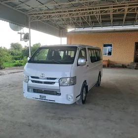 Toyota Hiace 2009