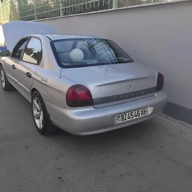 Hyundai Sonata 2001