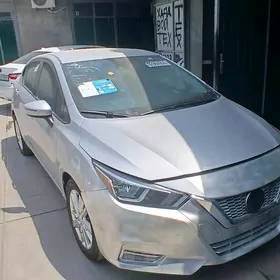 Nissan Versa 2021