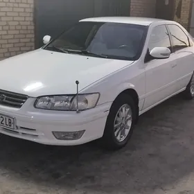 Toyota Camry 2000