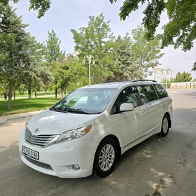 Toyota Sienna 2016