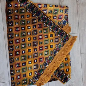 Gülýüpek saçaklar