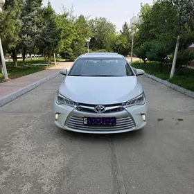 Toyota Camry 2016