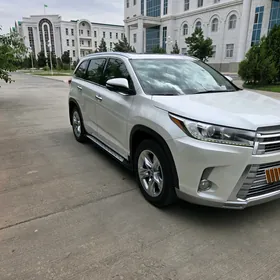 Toyota Highlander 2016
