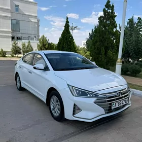 Hyundai Elantra 2020