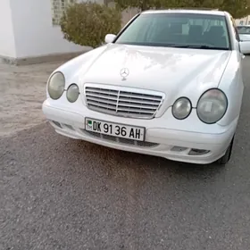 Mercedes-Benz E320 2000