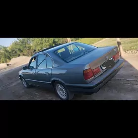 BMW 525 1988