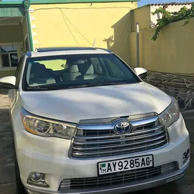 Toyota Highlander 2016