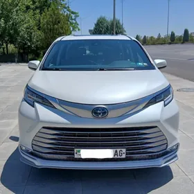 Toyota Sienna 2021