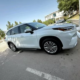 Toyota Highlander 2022