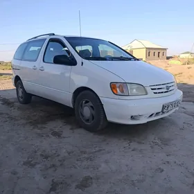 Toyota Sienna 2001