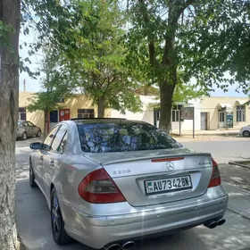 Mercedes-Benz E320 2002
