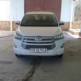 Toyota Innova 2021