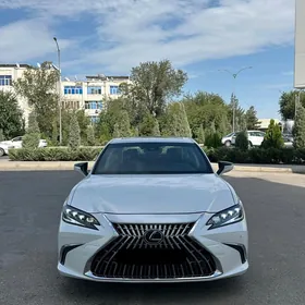 Lexus ES 350 2023