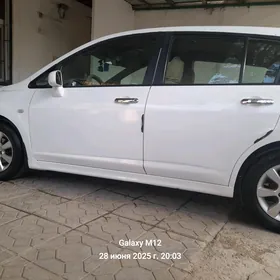 Nissan Tiida 2006