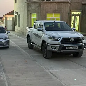 Toyota Hilux 2024