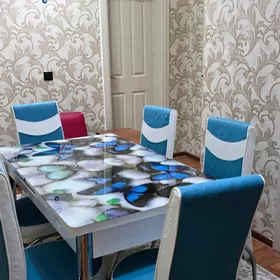 Стол со стульями