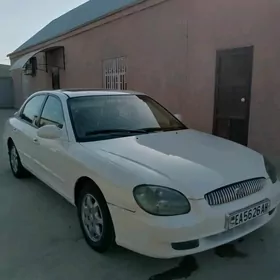 Hyundai Sonata 2001