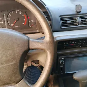 Nissan Primera 1992