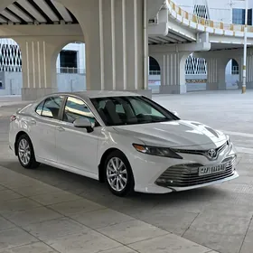 Toyota Camry 2018