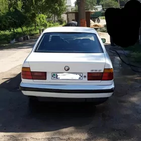BMW 525 1990