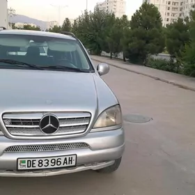 Mercedes-Benz C320 2001