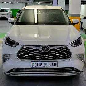Toyota Highlander 2021