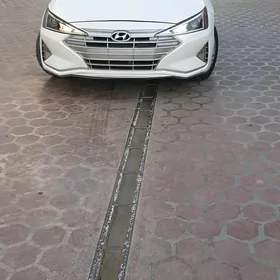 Hyundai Elantra 2020