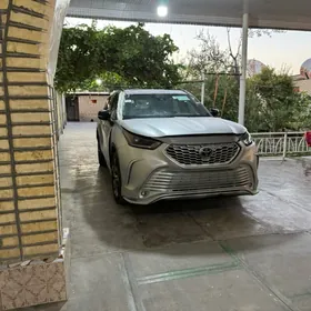 Toyota Highlander 2024