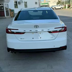Toyota Camry 2025