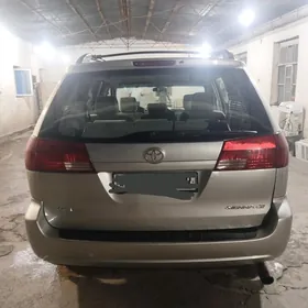 Toyota Sienna 2005
