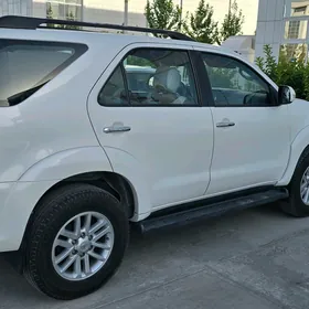 Toyota Fortuner 2012