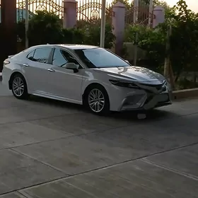 Toyota Camry 2021