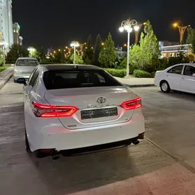 Toyota Camry 2018