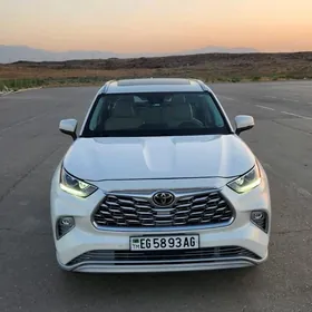 Toyota Highlander 2021