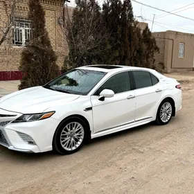 Toyota Camry 2018