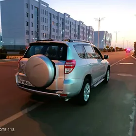 Toyota RAV4 2011