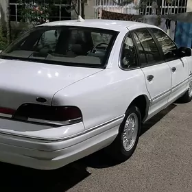 Ford Crown Victoria 1995