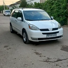 Toyota Sienna 2004
