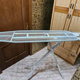 Гладильный стол