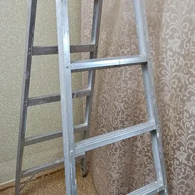 Лестница алюминиевая
