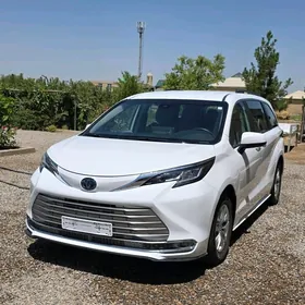 Toyota Sienna 2021