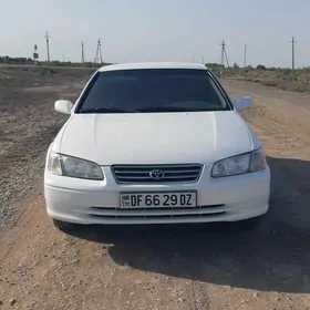 Toyota Camry 2001